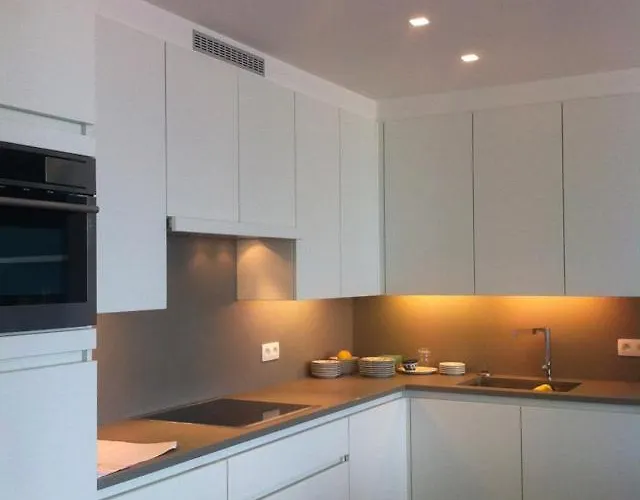 Modern Op De Zeedijk Met 2 Slaapkamers Te 公寓 *