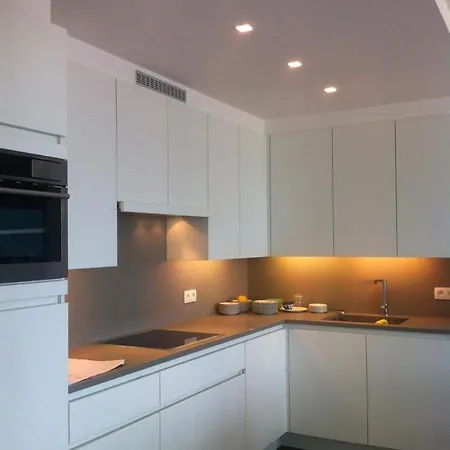 Modern Op De Zeedijk Met 2 Slaapkamers Te شقة *