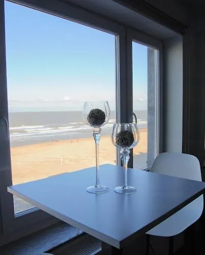 Modern Op De Zeedijk Met 2 Slaapkamers Te Appartement *